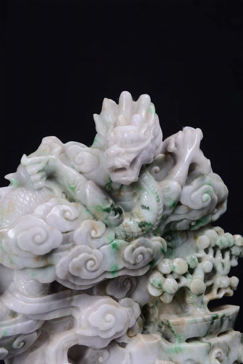Grande Gruppo in Giadeite con Drago e Personaggi, Cina, Dinastia Qing, XX Secolo