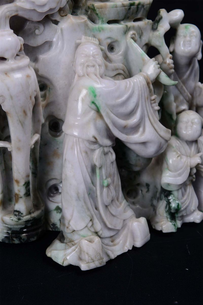 Grande Gruppo in Giadeite con Drago e Personaggi, Cina, Dinastia Qing, XX Secolo