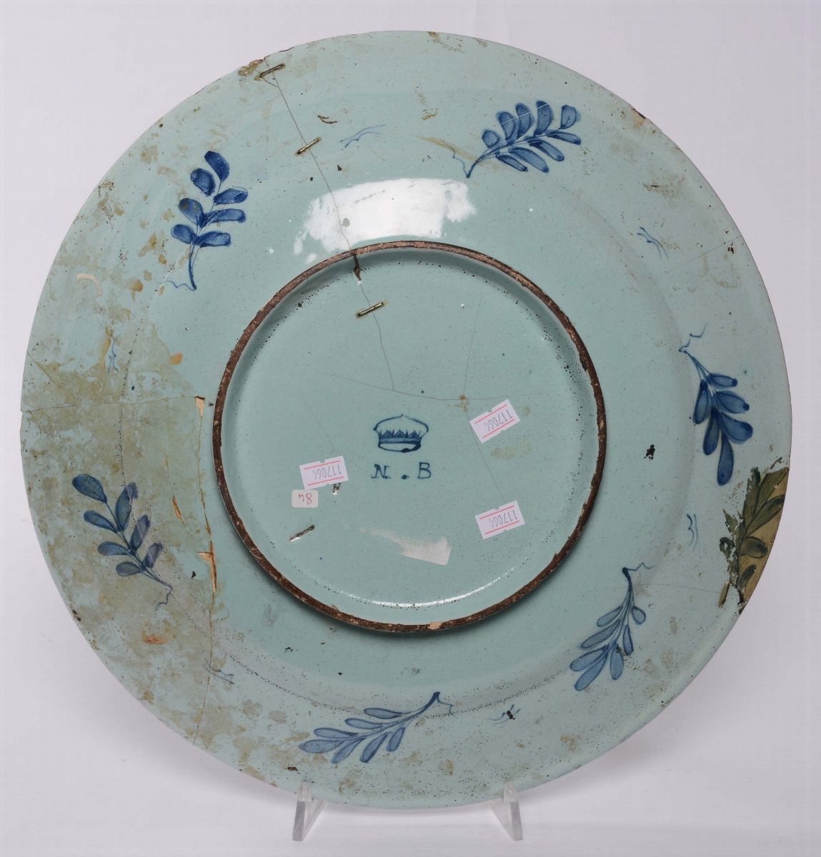 Piatto in Maiolica con Decoro “a Tappezzeria”, Albisola XVII Secolo