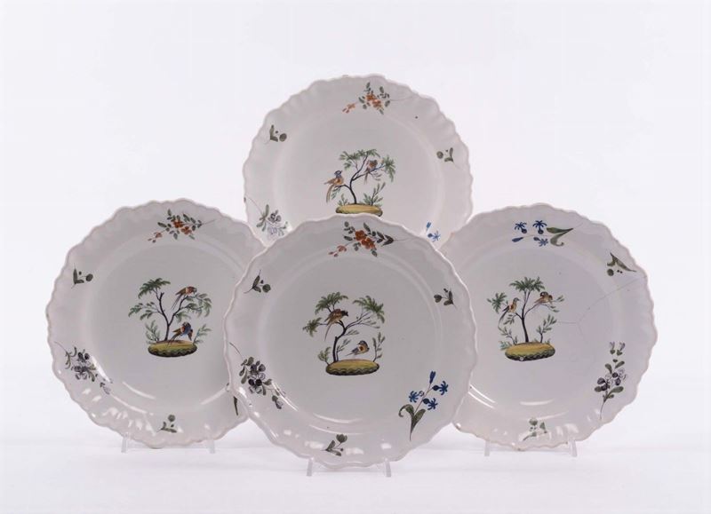 Quattro piatti in maiolica decorati con uccellini, Francia XIX secolo  - Auction Italian Majolica from 16th to 18th Century - Cambi Casa d'Aste