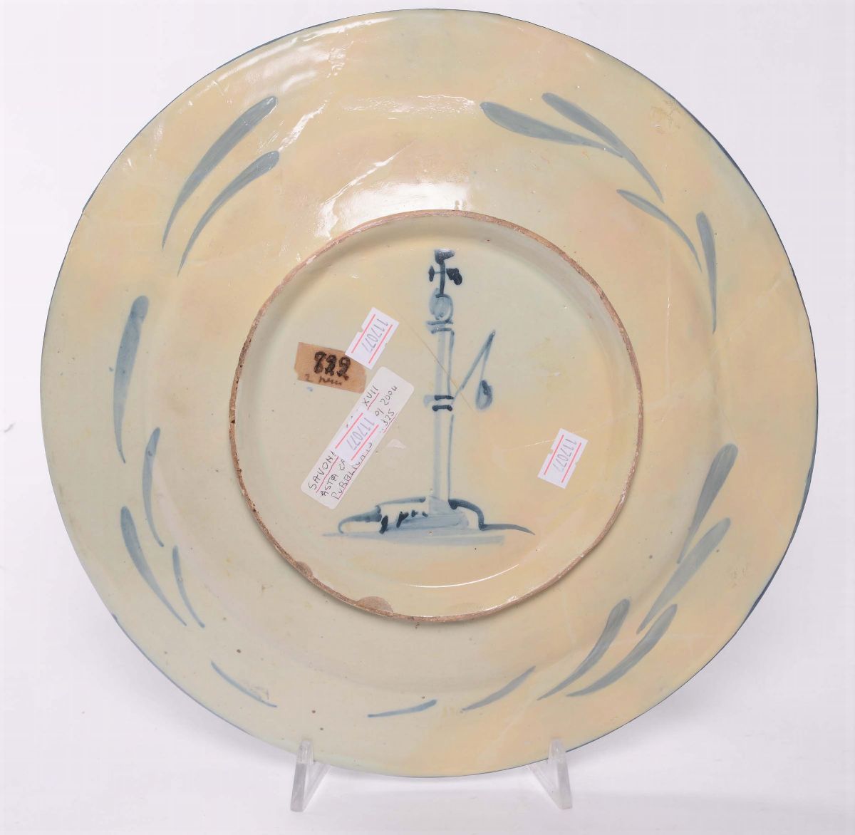 Piatto in Maiolica con Decorazione “a Scenografia Barocca”, Albisola XVII Secolo