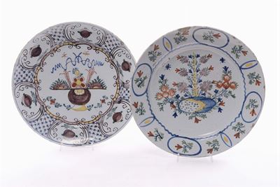 Due Piatti Piani in Maiolica, Delft
