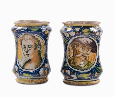 Coppia di Albarelli in Maiolica con Ritratti, Venezia XVII Secolo