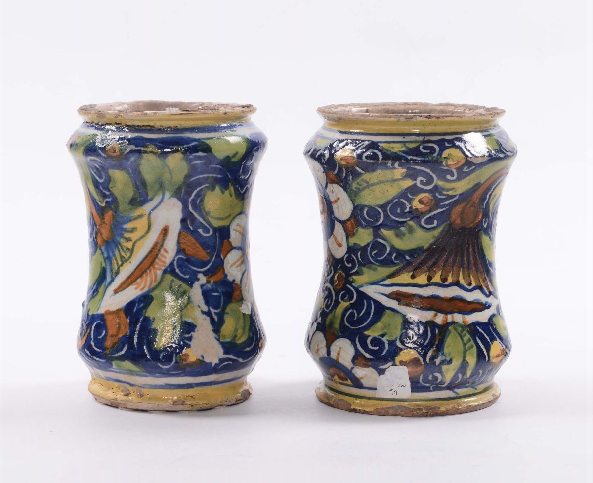 Coppia di Albarelli in Maiolica con Ritratti, Venezia XVII Secolo