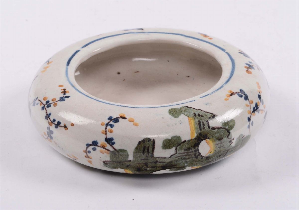 Ciotola di Maiolica a Decoro Policromo, Savona XVIII Secolo