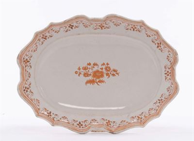 Piatto Sagomato in Maiolica, Francia XVIII Secolo