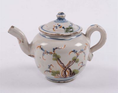 Piccola Teiera in Maiolica a Decoro Policromo, XVIII Secolo