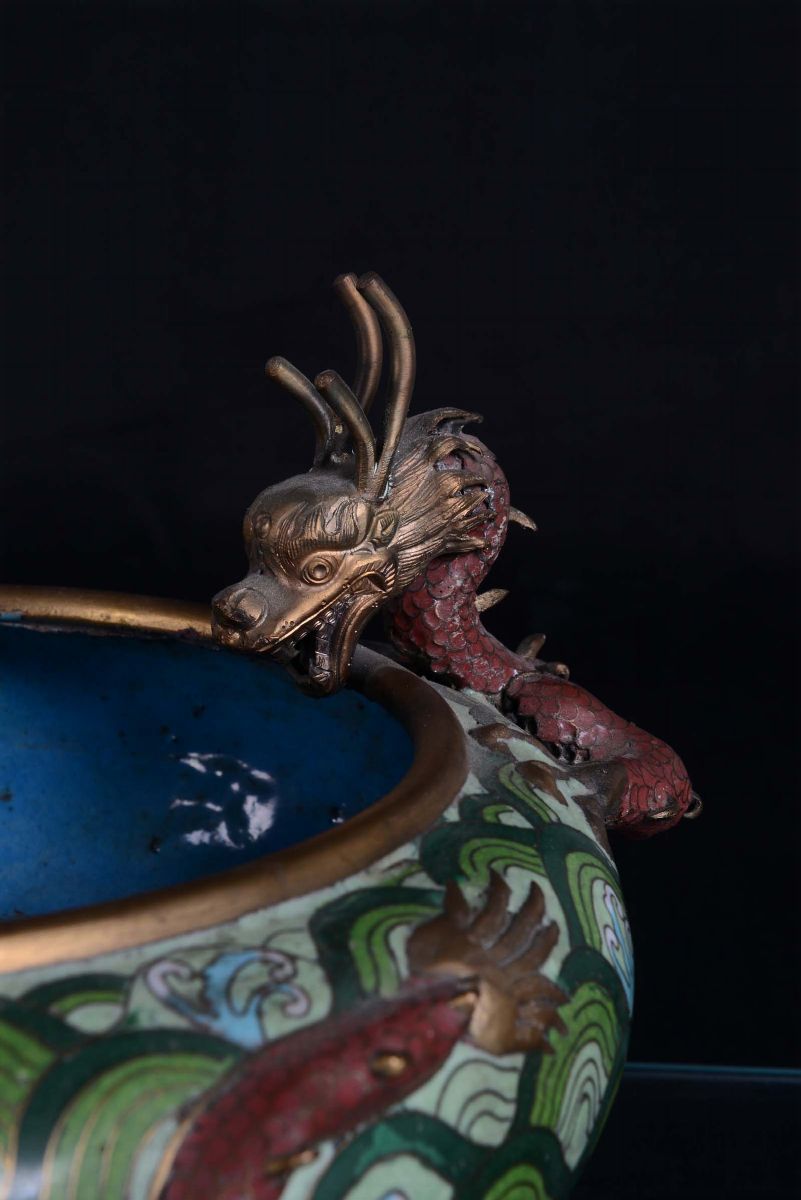 Piccolo Incensiere Cloisonné con Draghi, Cina, Dinastia Qing, Fine del XIX Secolo