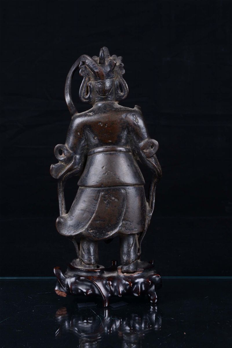 Guerriero in Bronzo a Patina Scura, Cina, Dinastia Ming, XVII Secolo