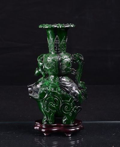 Animale Fantastico in Malachite, Cina XX Secolo