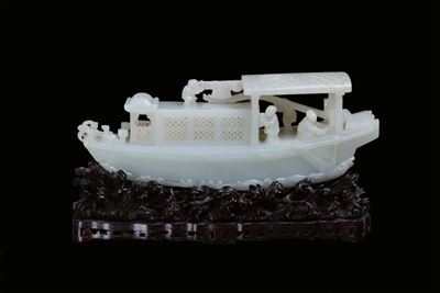 Nave in Giada Bianca Celadon con Personaggi, Cina, Dinastia Qing, Periodo Qianlong ( 1736-1795)