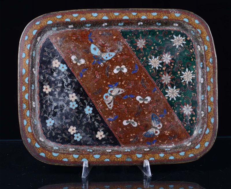 A small enamelled tray, China, 20th century  - Auction Fine Chinese Works of Art - Cambi Casa d'Aste