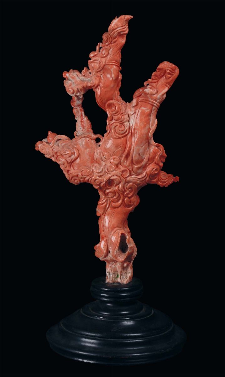 Grande Gruppo in Corallo Rosso Scolpito Raffigurante Guanyin con Bambini, Cina, Dinastia Qing, XI...