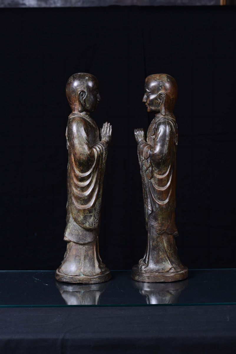 Coppia di Figure di Buddha in Piedi in Bronzo, Cina, XX Secolo