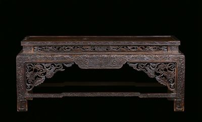 Panchetta in Legno Intagliato e Traforato a Motivo Vegetale, Cina, Dinastia Qing, XIX Secolo