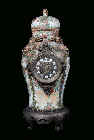 Vaso in Porcellana Canton, Modificato Ad Orologio, Cina XIX Secolo
