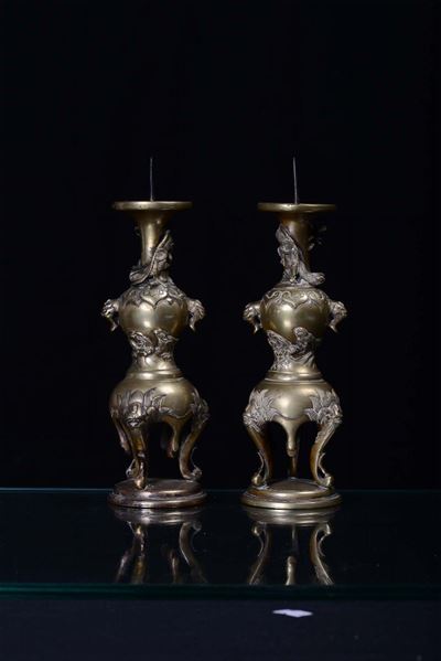 Coppia di Candelieri in Bronzo Dorato, Giappone Fine XIX Secolo