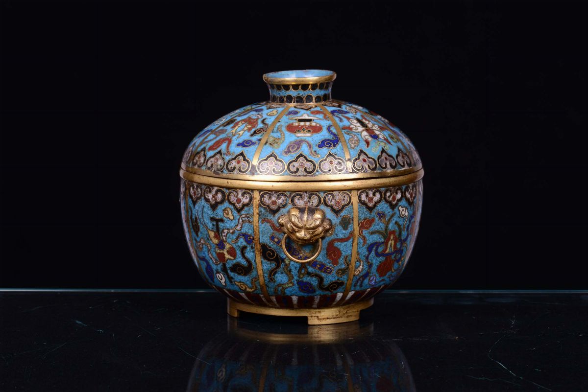 Piccola Zuppiera con Coperchio Cloisonné, Cina, Dinastia Qing, Periodo Qianlong (1736-1795)