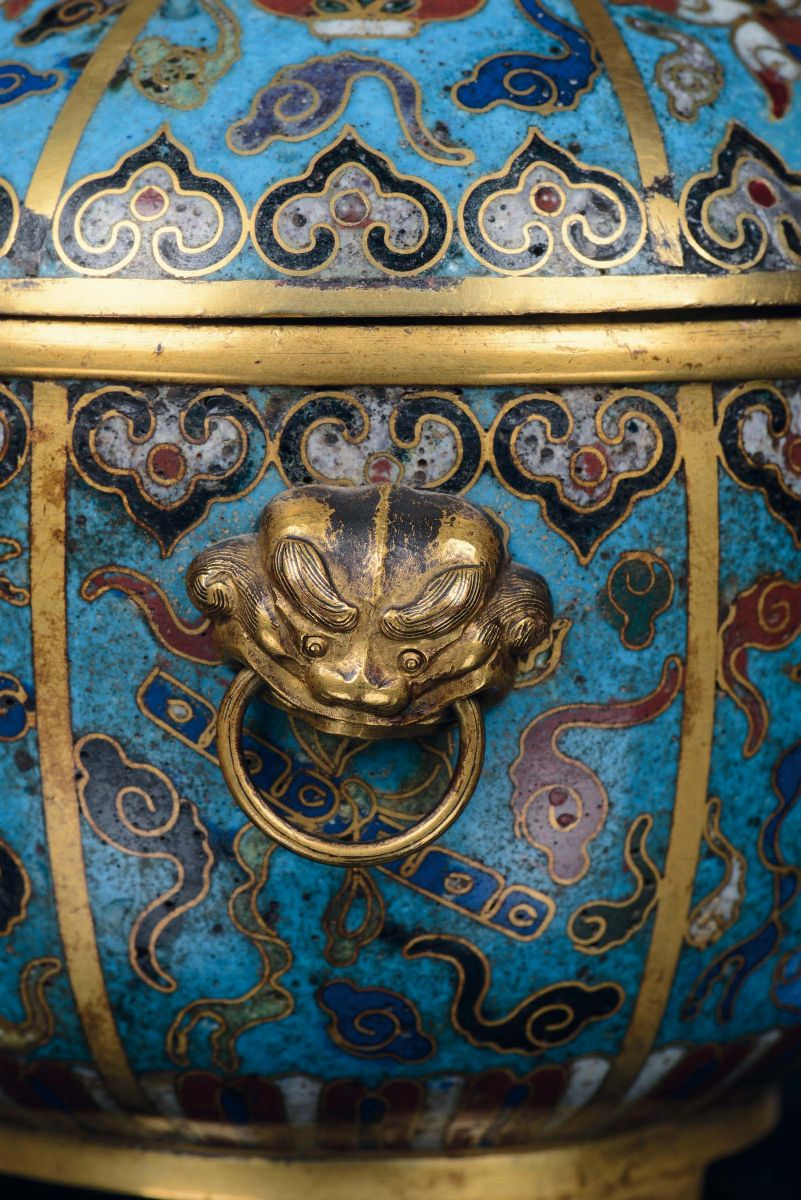 Piccola Zuppiera con Coperchio Cloisonné, Cina, Dinastia Qing, Periodo Qianlong (1736-1795)