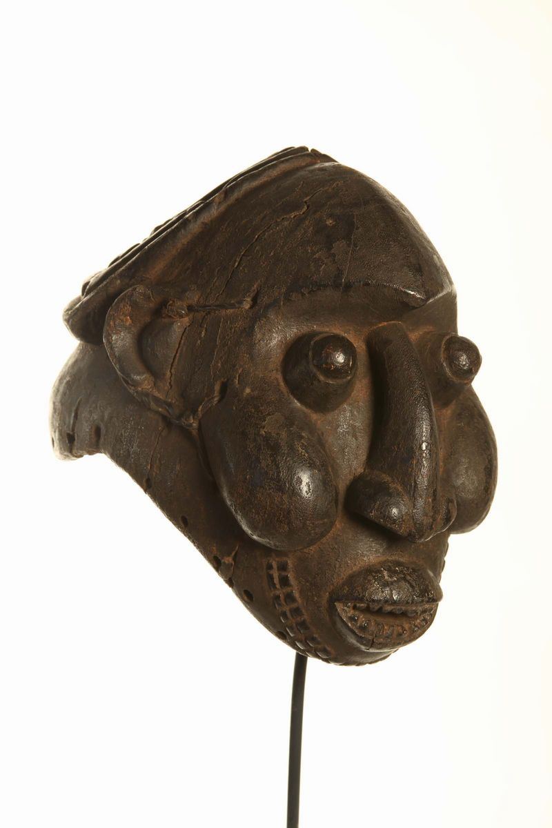 Maschera casco BAMILEKE’-KOM (Camerun)  - Asta Arte Africana - Cambi Casa d'Aste