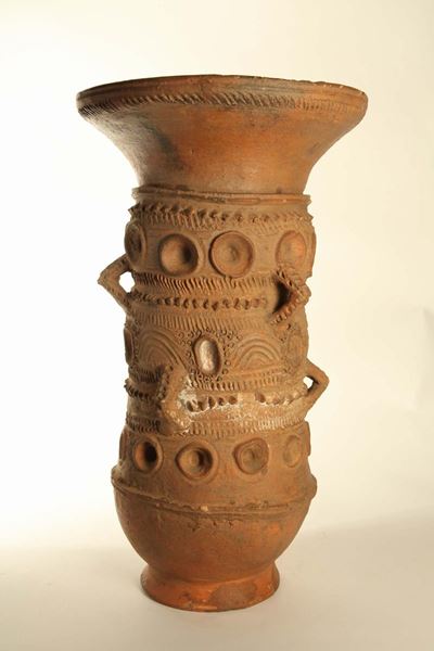 Vaso-piedistallo Nupe (nigeria, Regione di Bida)