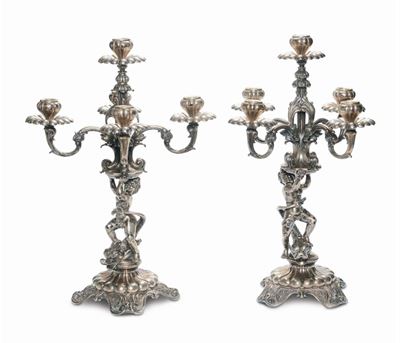 Coppia di Candelabri in Argento Fuso a Cinque Luci