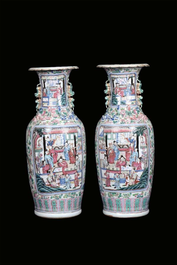 A pair of Famille Rose porcelain vases, China, Qing Dynasty, 19th century