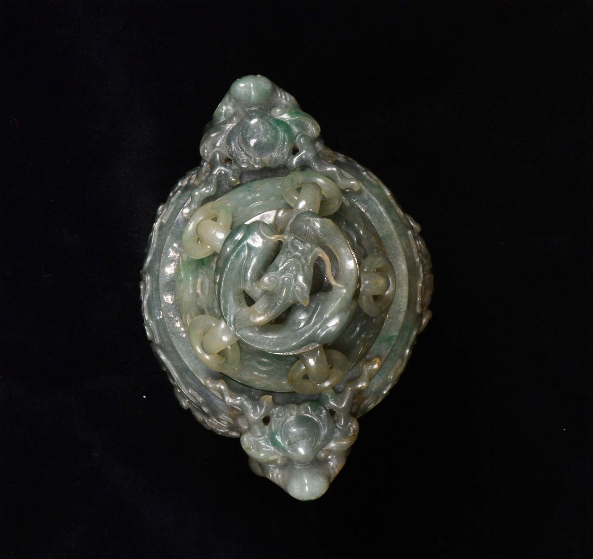 Importante Incensiere in Giadeite Verde Finemente Inciso, Cina, Dinastia Qing, XIX Secolo