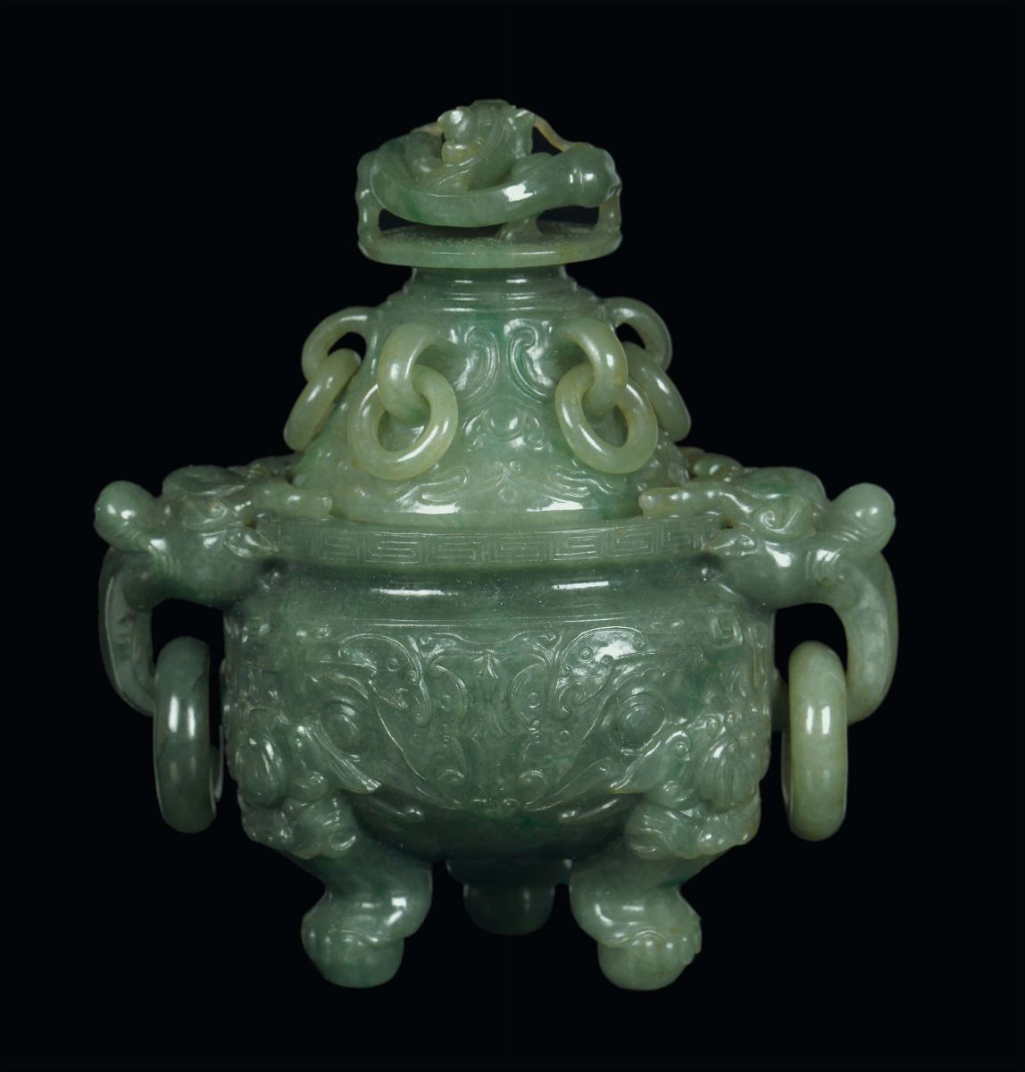 Importante Incensiere in Giadeite Verde Finemente Inciso, Cina, Dinastia Qing, XIX Secolo