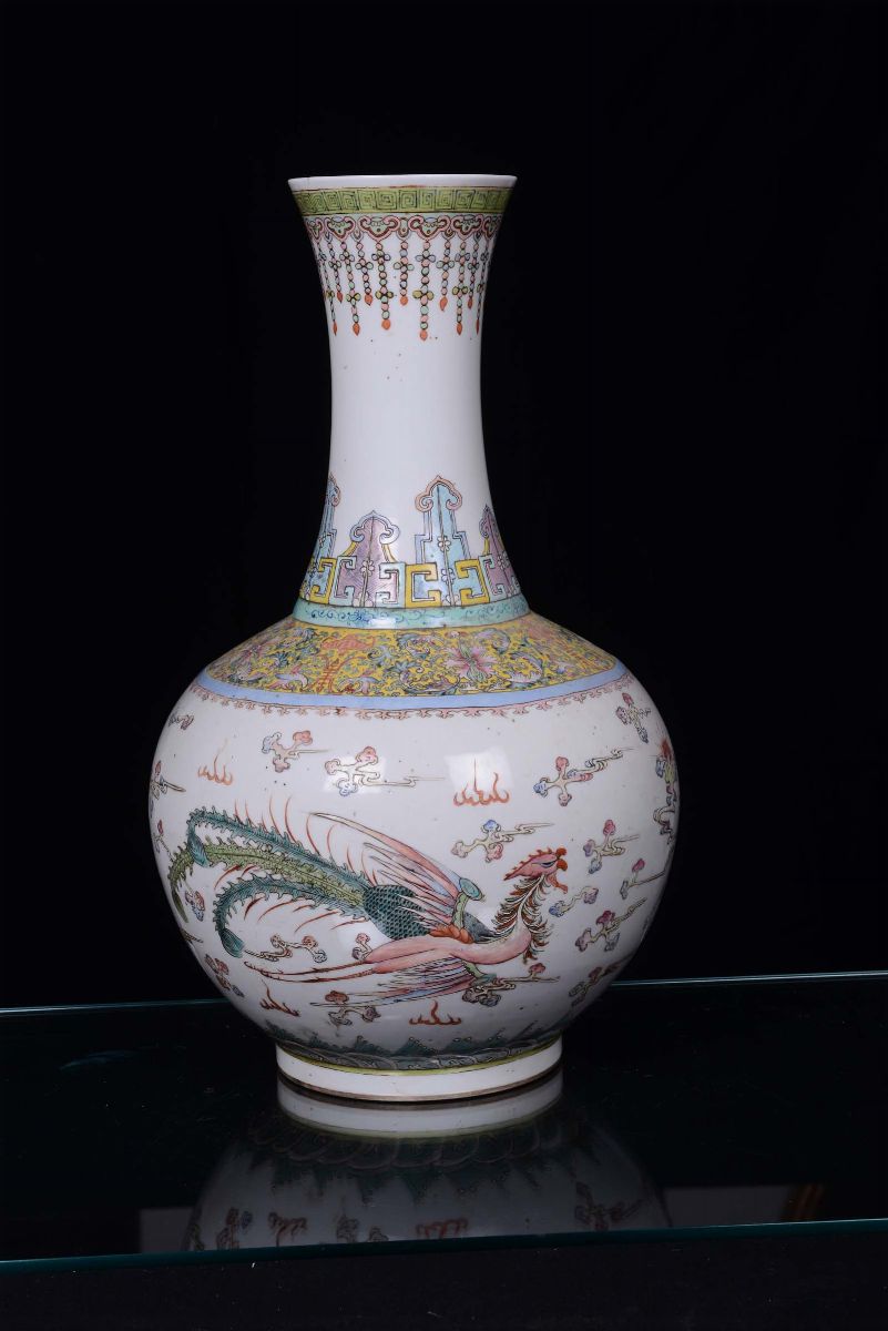 Fiasca in Porcellana Policroma con Dragone, Cina, Dinastia Qing, Fine del XIX Secolo