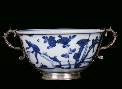 Ciotola in Porcellana Bianca e Blu con Paesaggio e Figure, Cina, Dinastia Ming, Periodo Wanli ( 1...