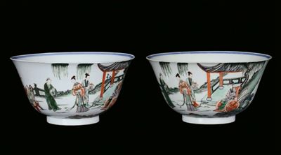 Coppia di Ciotole in Porcellana Policroma con Figure, Cina, Dinastia Qing, XIX Secolo