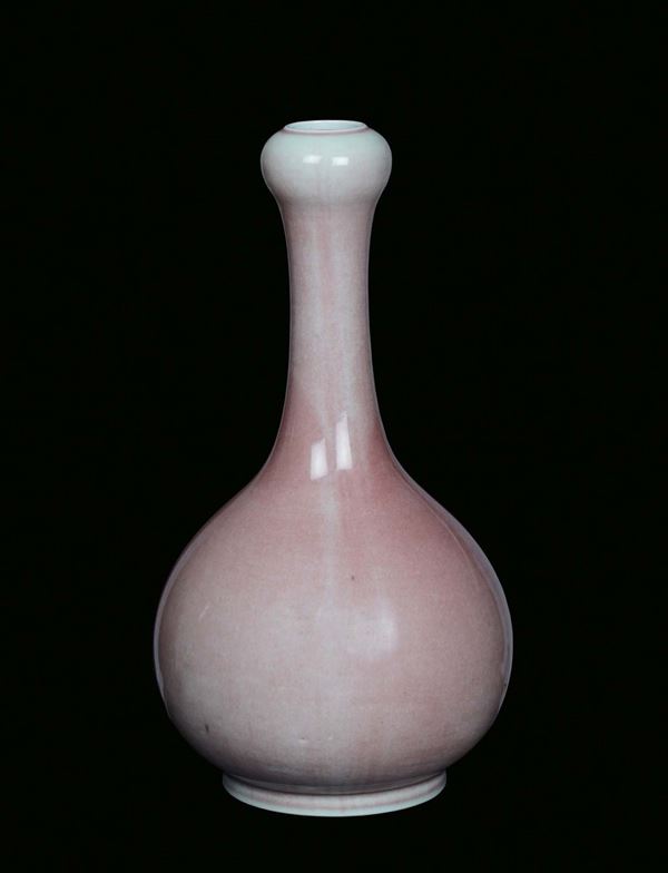Vaso in porcellana monocroma rosso poudre, Cina, Dinastia Qing, XIX Secolo