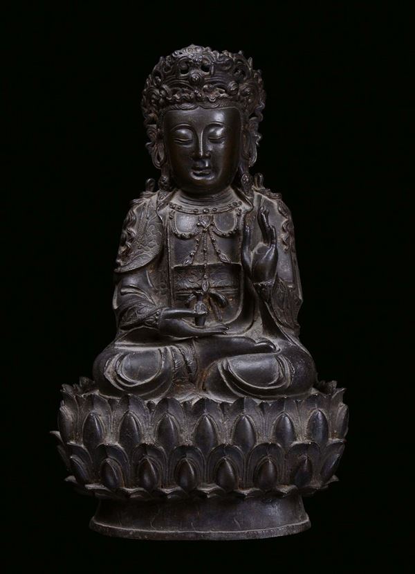 Buddha in bronzo a patina scura, Cina, Dinastia Ming, XVII secolo