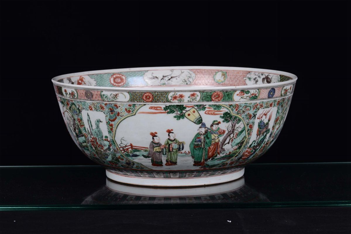 Grande Ciotola in Porcellana Famiglia Verde con Personaggi, Cina, Dinastia Qing, Epoca Kangxi (16...