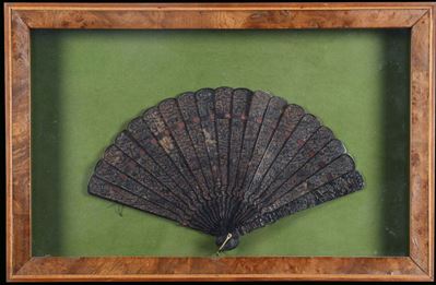 Ventaglio in Tartaruga Finemente Intagliato, Cina, Canton, Dinastia Qing, XIX Secolo