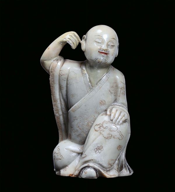Figura maschile in pietra saponaria, Cina, Dinastia Qing, Periodo Qianlong (1736-1795)