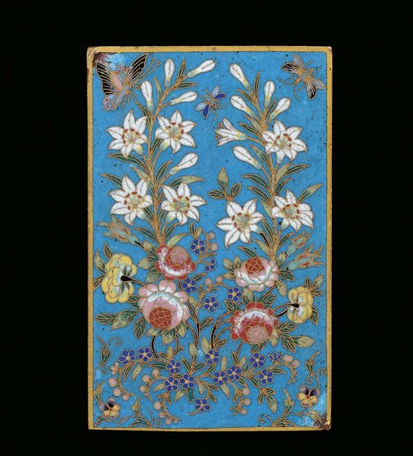 A gilt bronze and cloisonné enamels plate with floral motives and butterflies, China, Qing Dynasty, Qianlong Period (1736-1795)