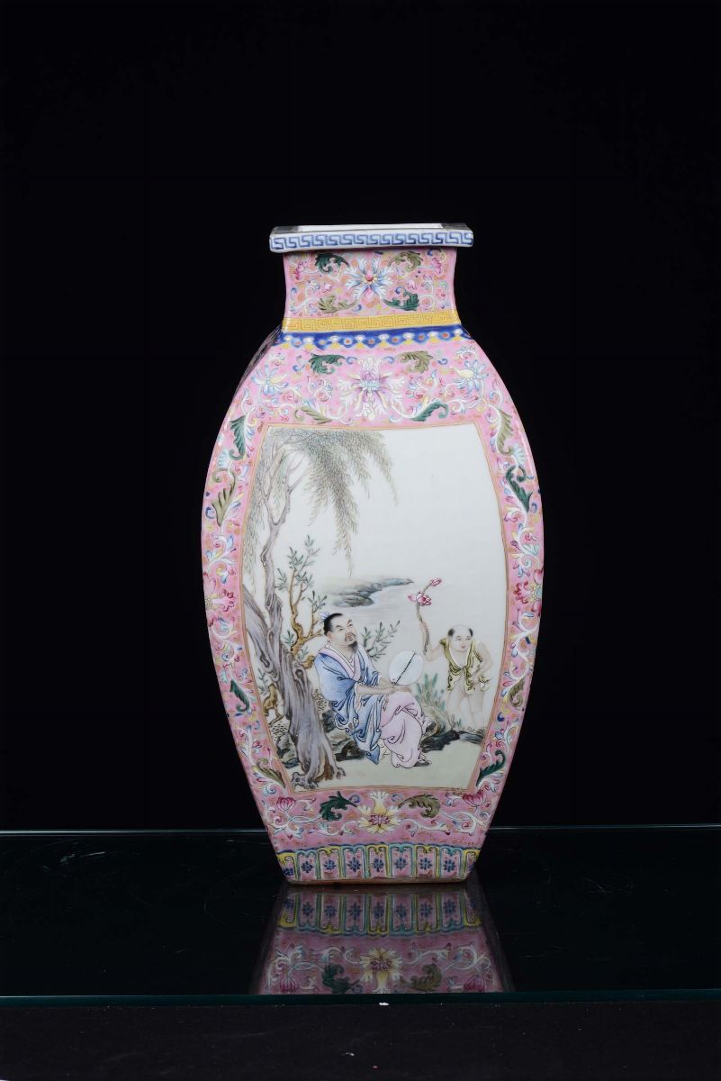 Vaso a Sezione Quadrata in Porcellana Famiglia Rosa, Cina, Repubblica, XX Secolo