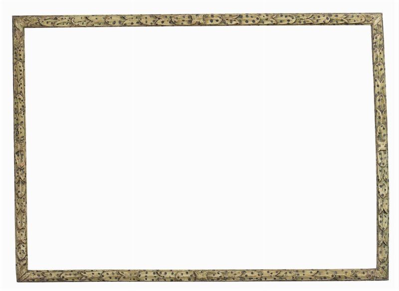 Cornice rustica intagliata e laccata a fondo verde maculato, XVIII secolo  - Auction Antique Frames from 16th to 19th century - Cambi Casa d'Aste