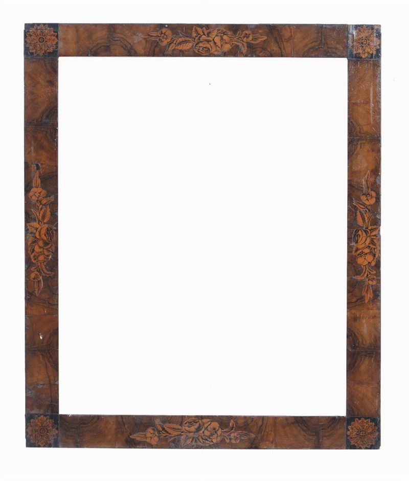 Cornice da stampa piatta in noce con intarsi floreali, XIX secolo  - Auction Antique Frames from 16th to 19th century - Cambi Casa d'Aste