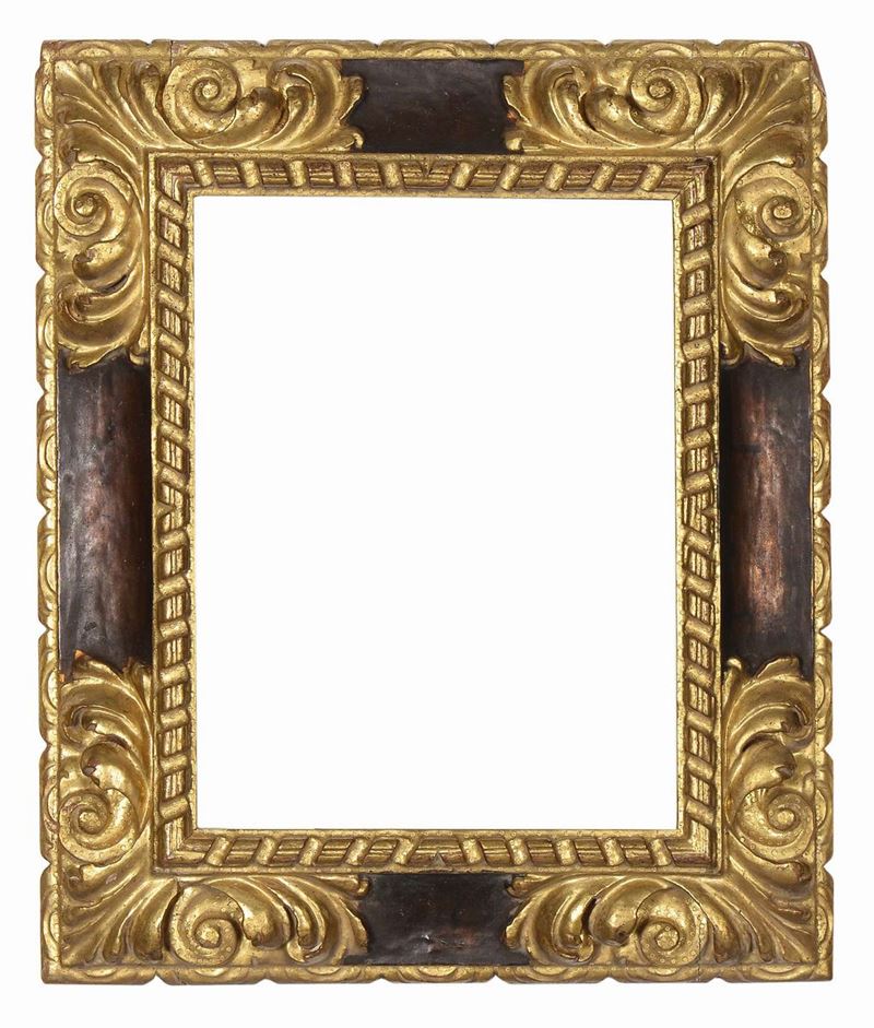 Coppia di cornici intagliate e dorate a mecca, XVII secolo  - Auction Antique Frames from 16th to 19th century - Cambi Casa d'Aste