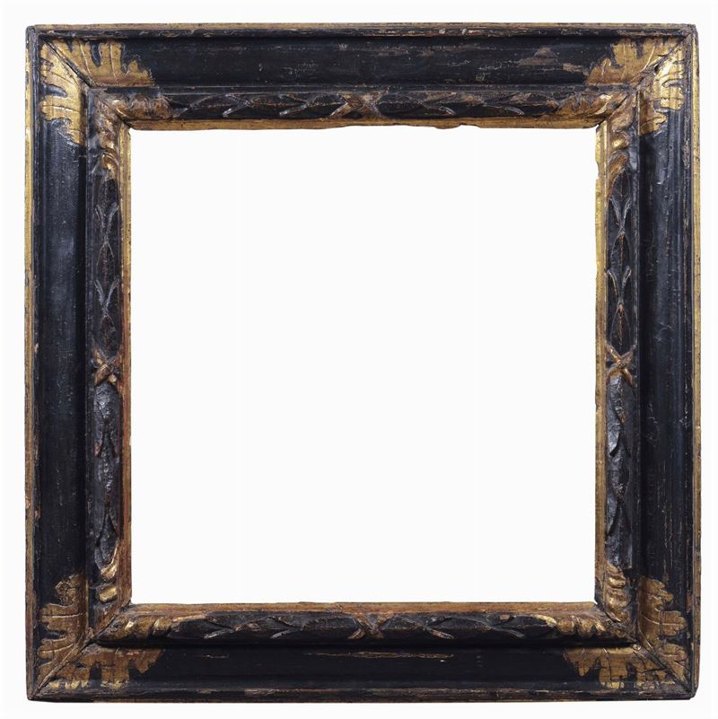 Cornice laccata e lumeggiata in oro, XVII secolo  - Auction Antique Frames from 16th to 19th century - Cambi Casa d'Aste