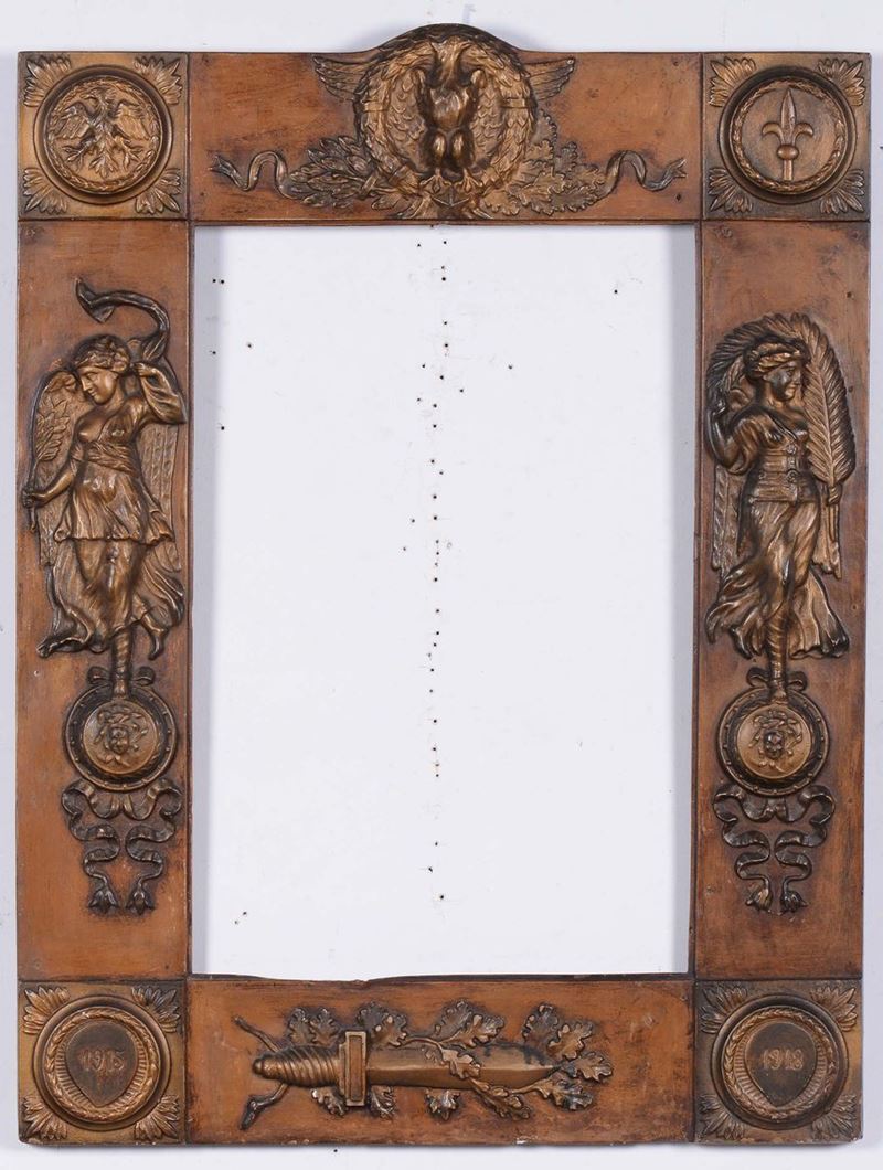 Cornice Liberty piatta con decori a rilievo, XIX secolo  - Auction Antique Frames from 16th to 19th century - Cambi Casa d'Aste