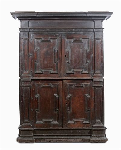 Grande Credenza a Due Corpi in Noce, Castagno e Legni Vari, Emilia XVII Secolo