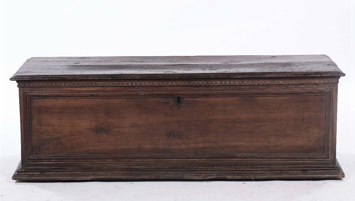 Due Cassapanche Rustiche in Noce