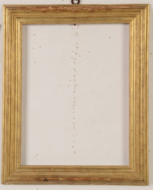 Coppia di cornici a sagome dorate, XVIII secolo