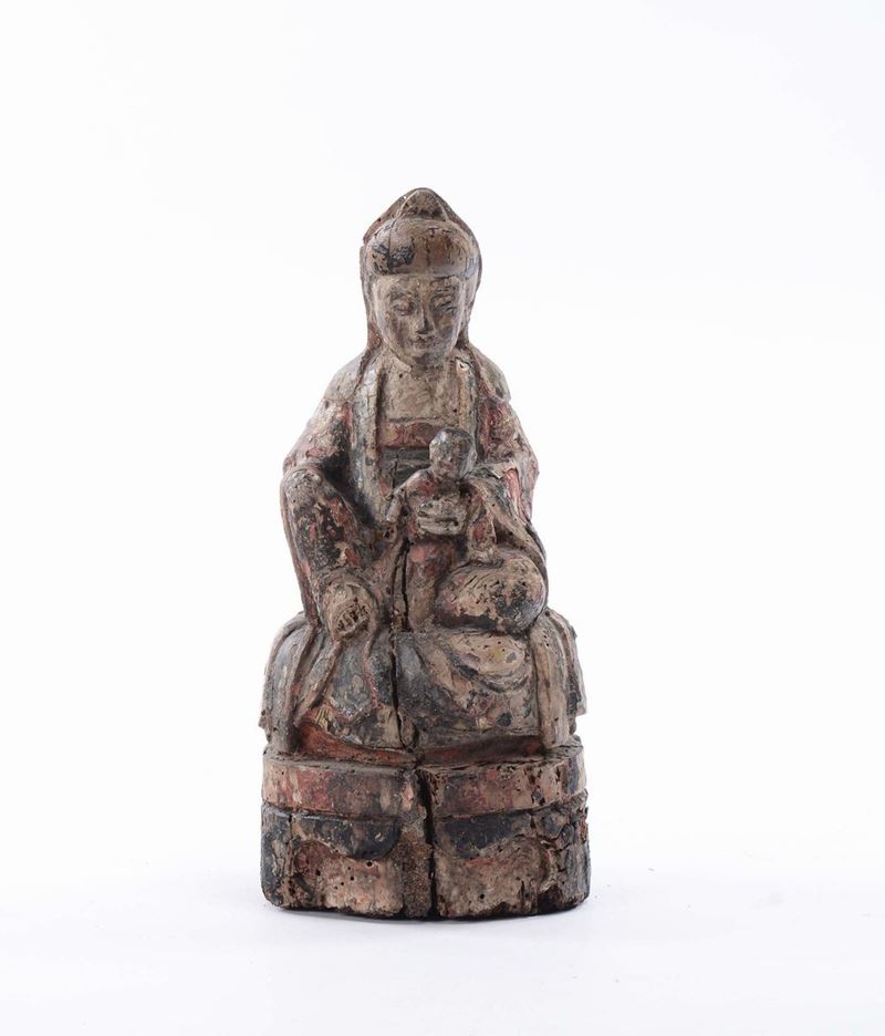 Scultura in legno raffigurante figura femminile seduta con bambino, Cina  - Auction Furnishings and Works of Art from Important Private Collections - Cambi Casa d'Aste