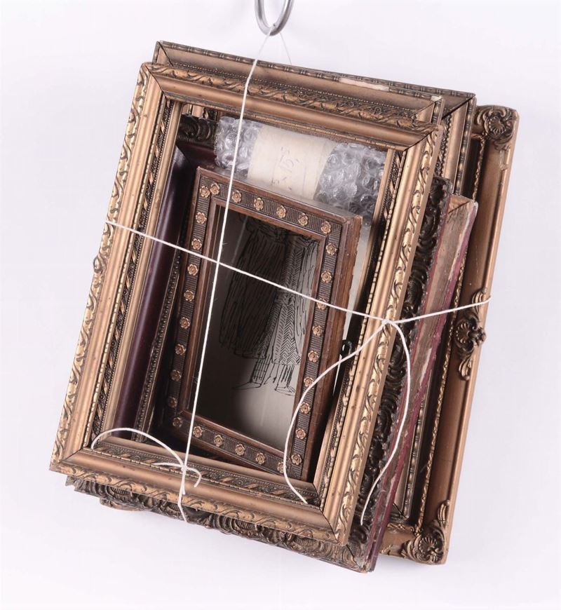 Insieme di sette piccole cornici differenti, XX secolo  - Auction Antique Frames from 16th to 19th century - Cambi Casa d'Aste
