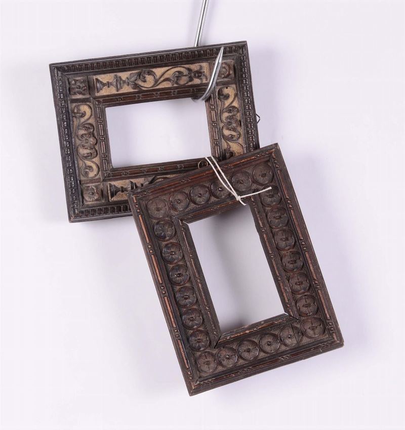 Due piccole cornici a cassetta differenti, XIX secolo  - Auction Antique Frames from 16th to 19th century - Cambi Casa d'Aste